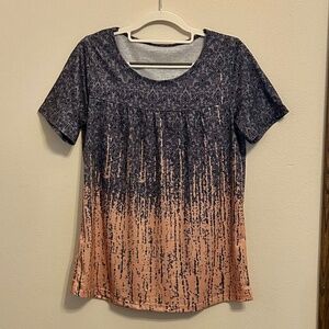 Women’s Loose Fit Tee, NWOT, Gradient Design, Size Medium
